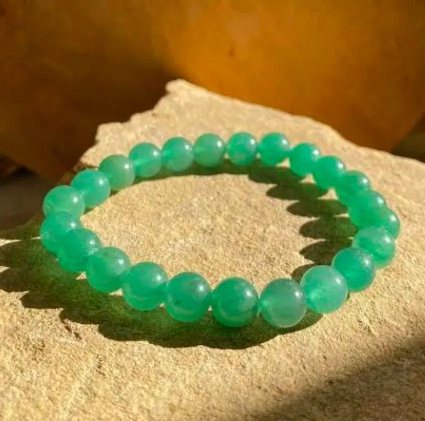 AAA grade green aventurine beaded bracelet with polished stones on an elastic cord for daily wear.