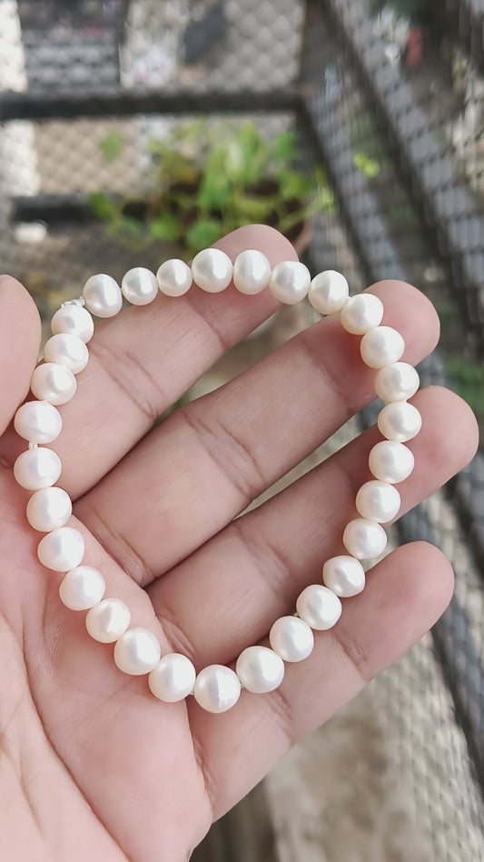 Freshwater pearl bracelet