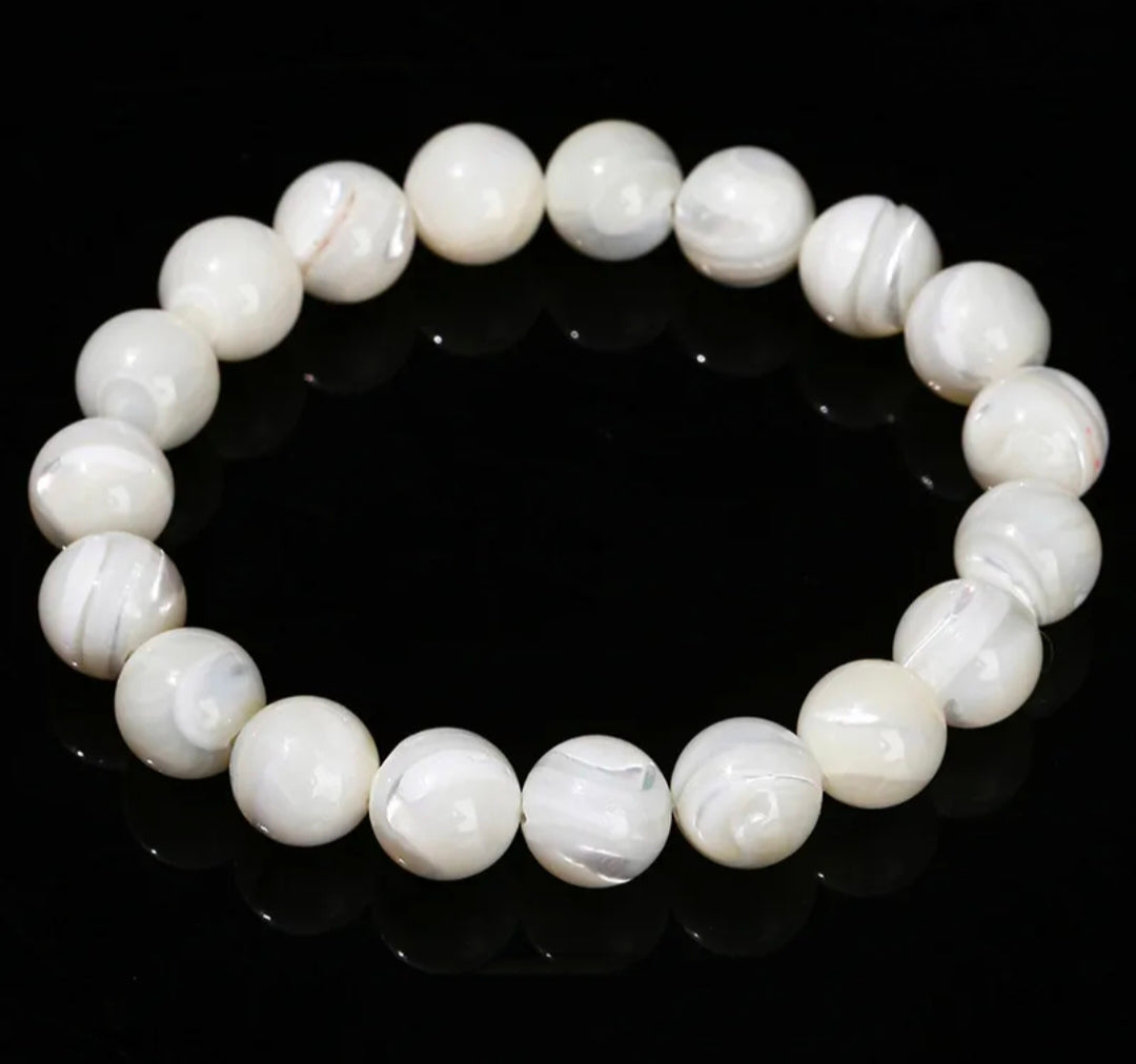 Troshus shell Bracelet 
Ocean shell pearls bracelet 