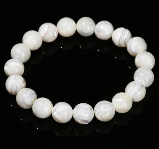 Troshus shell Bracelet 
Ocean shell pearls bracelet 